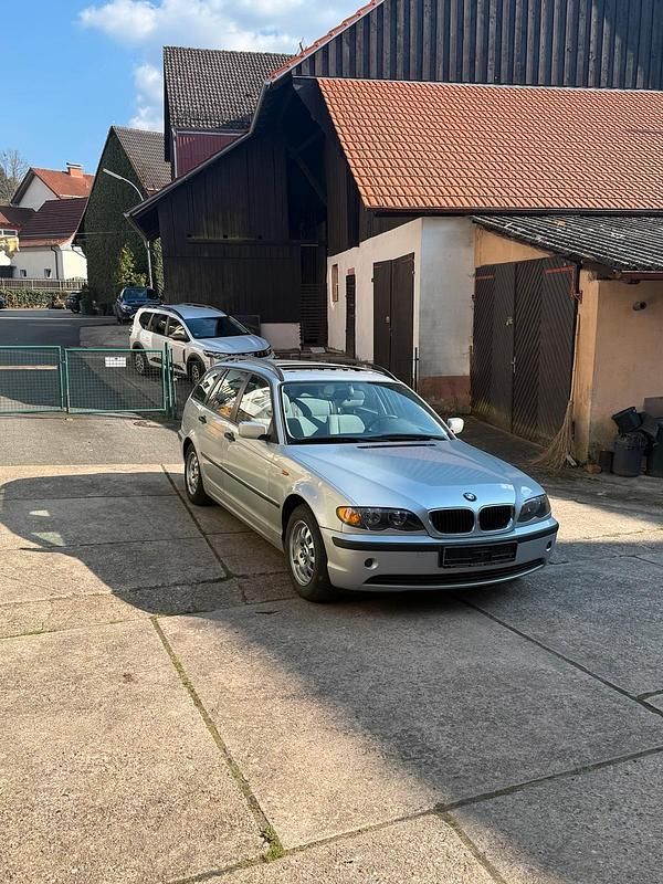 Gebraucht BMW 318 Basis 143 PS (105 kW) 2001 Silber Kombi