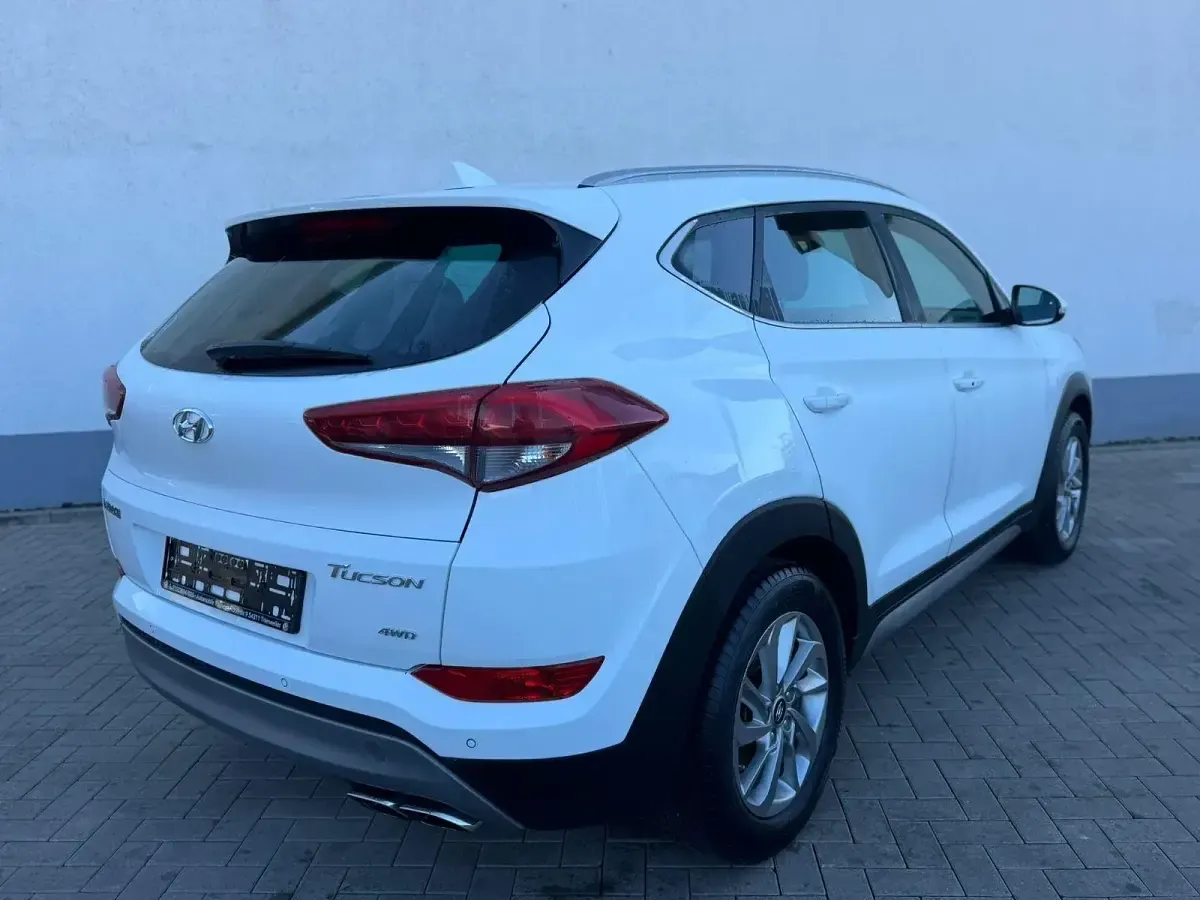Gebraucht Hyundai Tucson Trend 177 PS (130 kW) 2017 Weiß SUV