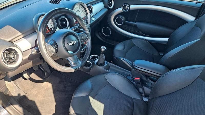 Second-hand Mini ONE 75 CP (55 kW) 2012 Negru Hatchback