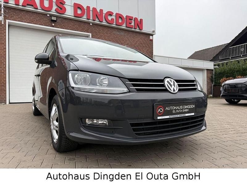 Gebraucht VW Sharan Trendline 150 PS (110 kW) 2019 Grau Van / Kleinbus