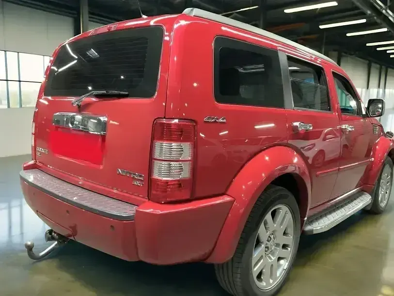 Gebraucht Dodge Nitro 260 PS (191 kW) 2013 Rot SUV