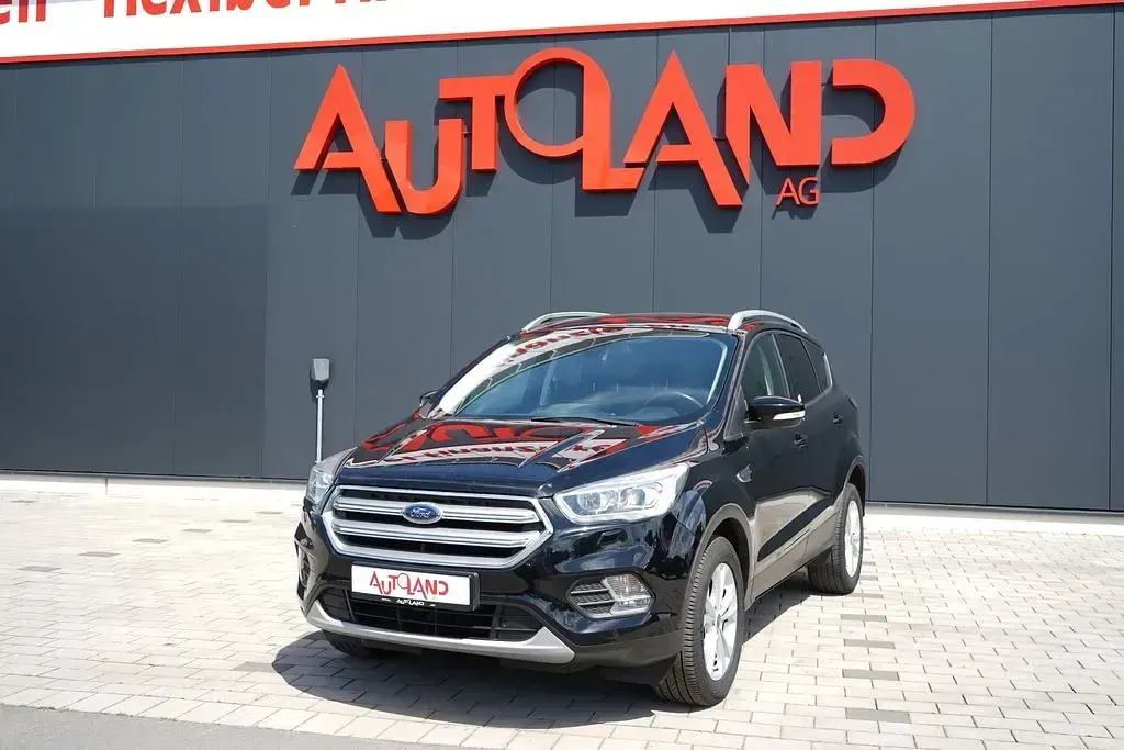 Gebraucht Ford Kuga Titanium 150 PS (110 kW) 2019 Schwarz SUV
