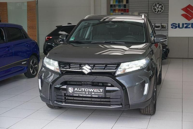 Neu Suzuki Vitara Comfort+ 110 PS (80 kW) 2026 Titan dark gray pearl metallic SUV
