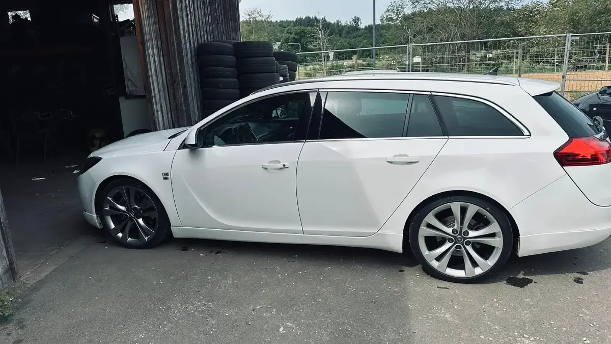 Gebraucht Opel Insignia OPC 260 PS (191 kW) 2010 Weiß Kombi