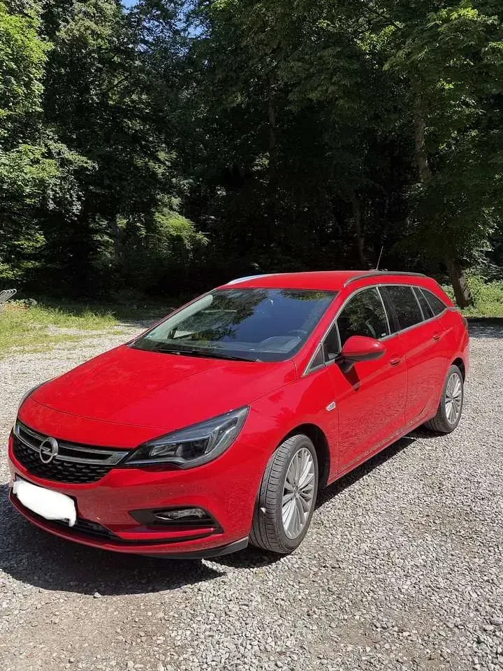 Gebraucht Opel Astra Innovation 160 PS (117 kW) 2016 Rot Kombi