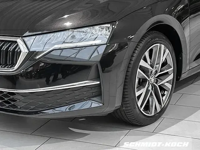 Gebraucht Skoda Octavia Selection 150 PS (110 kW) 2024 Blackmagic perleffekt Kombi