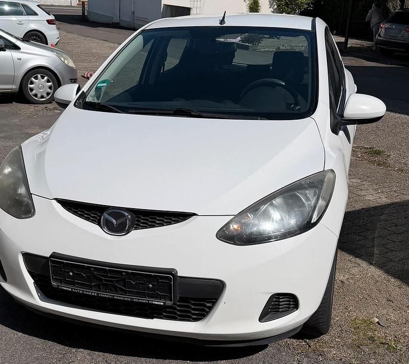 Usata Mazda 2 75 CV (55 kW) 2009 Bianco Utilitaria
