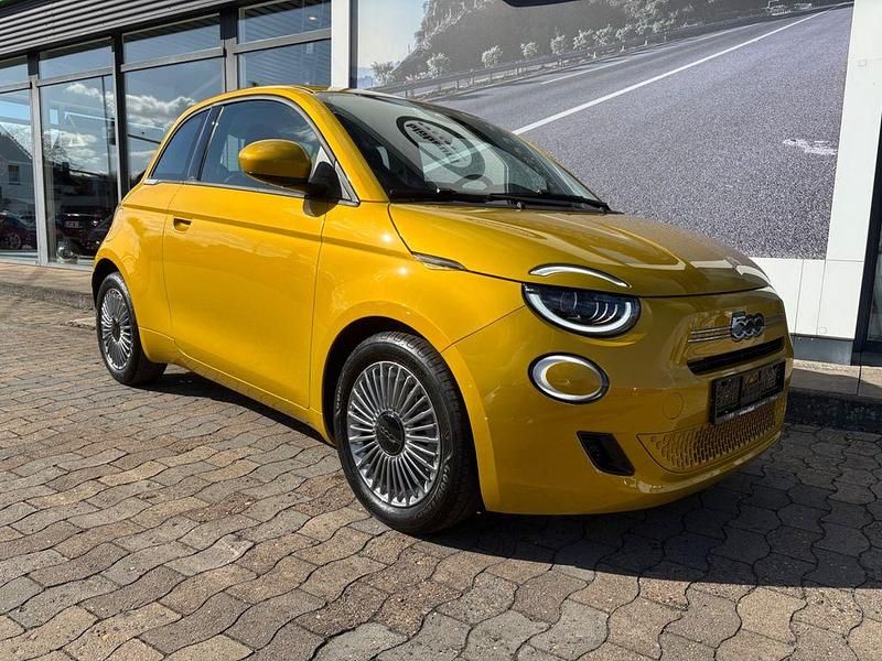 Neu Fiat 500 65 PS (47 kW) 2026 Grün Kleinwagen