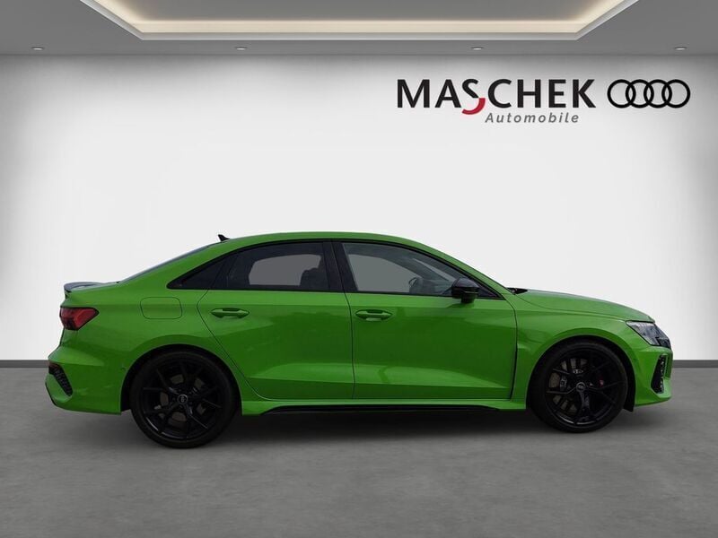 Gebraucht Audi RS3 Ambiente 400 PS (294 kW) 2023 Kyalamigrün Limousine