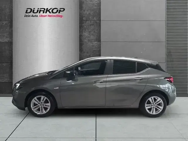 Używany Opel Astra Edition 110 KM (80 kW) 2021 Szary Sedan/Limuzyna
