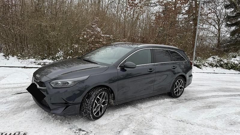 Gebraucht Kia Ceed 140 PS (102 kW) 2025 Schwarz Kleinwagen