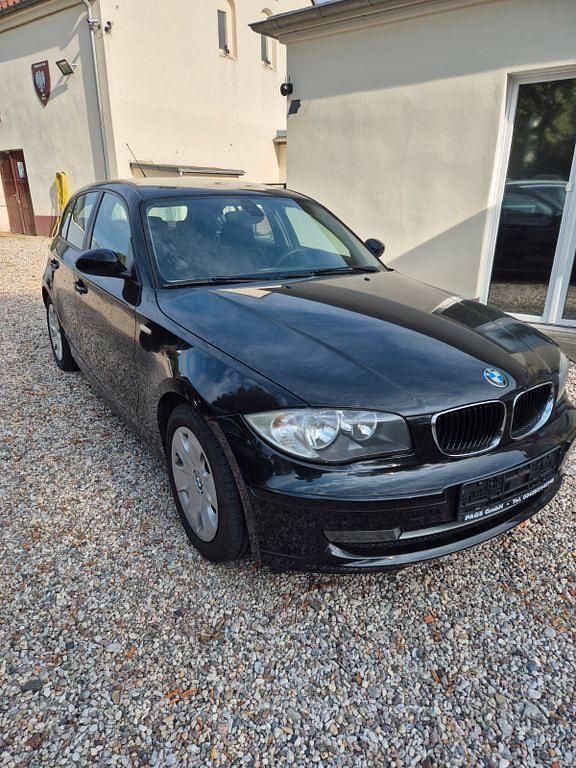 Second-hand BMW 116 122 CP (89 kW) 2009 Negru Hatchback