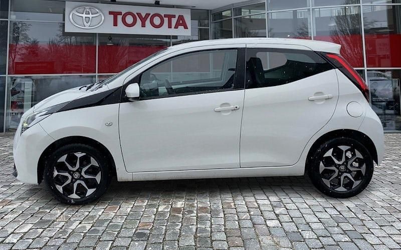 Gebraucht Toyota Aygo X-play 72 PS (52 kW) 2019 Pianosaweiß Kleinwagen
