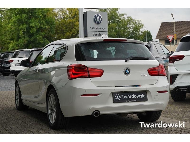 Gebraucht BMW 118 Advantage 150 PS (110 kW) 2019 Weiß Kleinwagen