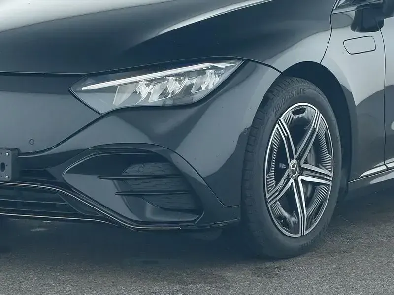 Gebraucht Mercedes EQE300 AMG 180 kW (245 PS) 2025 Schwarz Limousine