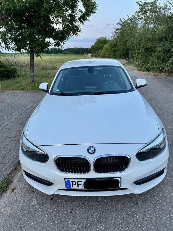 Weiß Gebraucht 2019 BMW 118 Kleinwagen | 11.500 € (Superpreis) - Bild 1/4