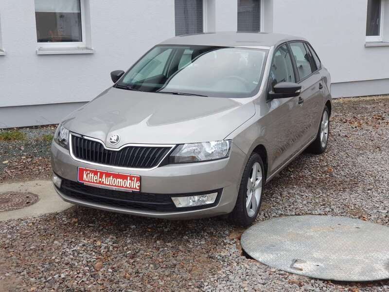 Cappuccinobeige metallic Gebraucht 2015 Skoda Rapid Cool Edition Kombi | 10.990 € (Teuer) - Bild 1/4