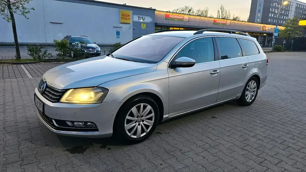 Gebraucht VW Passat 140 PS (102 kW) 2012 Grau Kombi
