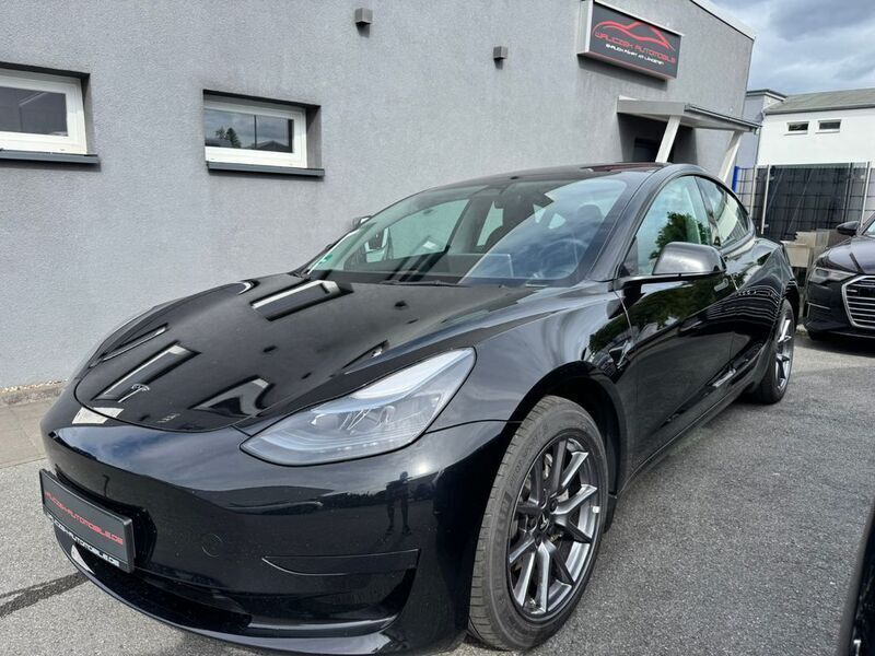 Schwarz Gebraucht 2023 Tesla Model 3 Standard Range Plus Limousine | 25.500 € (Guter Preis) - Bild 1/4