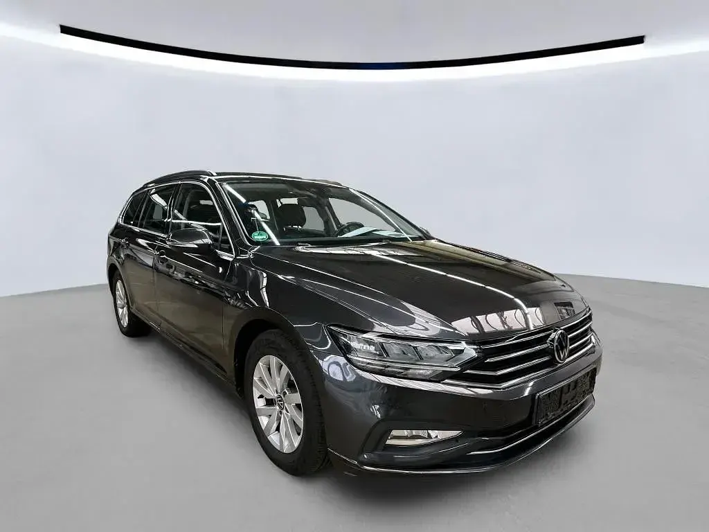 Gebraucht VW Passat Business 122 PS (89 kW) 2021 Grau Limousine