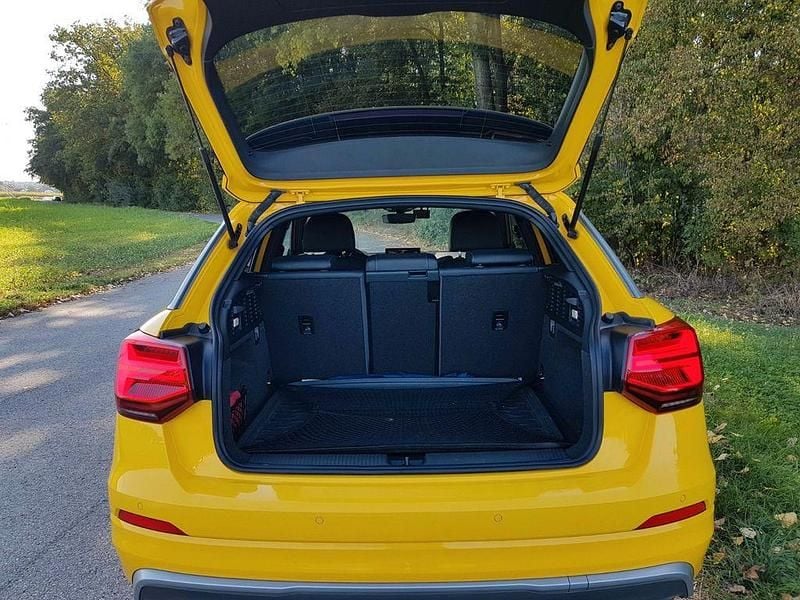 Gelb Gebraucht 2016 Audi Q2 Sport SUV | 24.500 € (Etwas zu teuer) - Bild 1/4