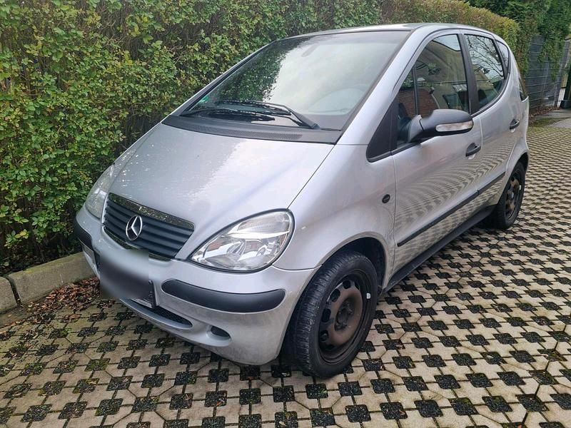 Silber Gebraucht 2004 Mercedes A140 Classic Kleinwagen | 1.550 € - Bild 1/4