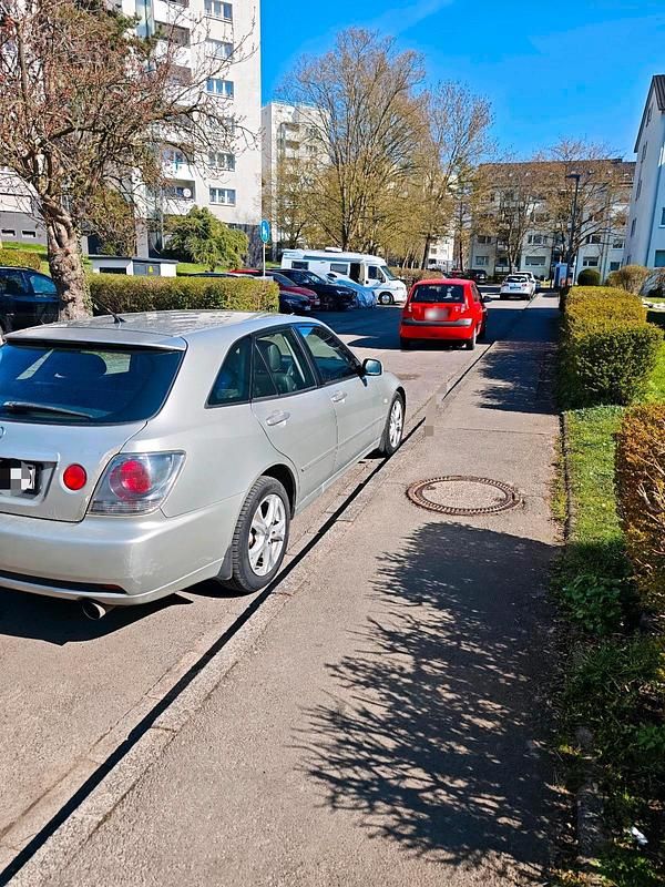 Second-hand Lexus IS200 150 CP (110 kW) 2004 Gri Break
