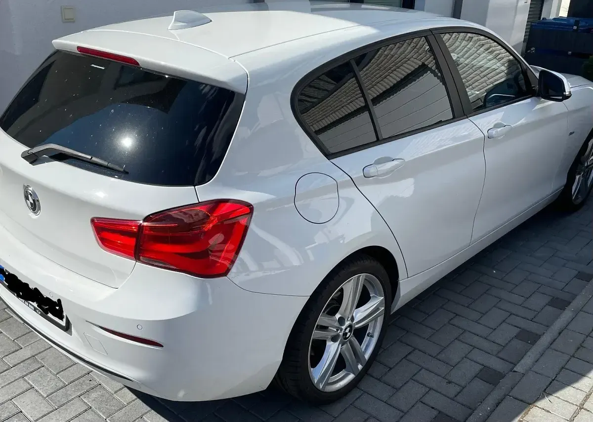 Gebraucht BMW 118 Sport Line 150 PS (110 kW) 2017 Weiß Limousine