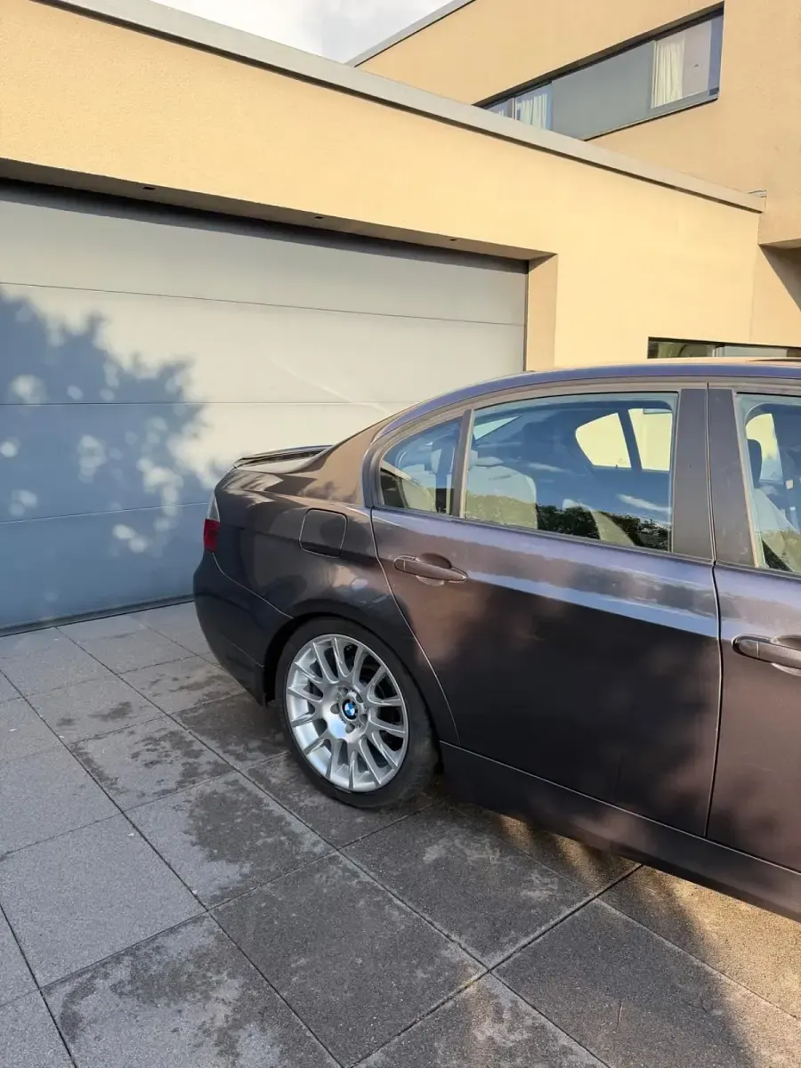 Gebraucht BMW 318 143 PS (105 kW) 2007 Grau Limousine