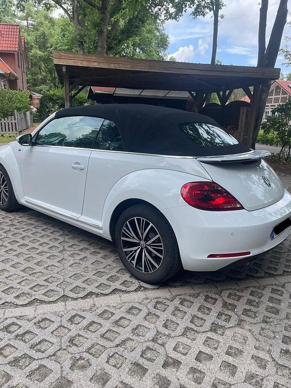 Gebraucht VW Beetle Allstar 105 PS (77 kW) 2016 Weiß Kleinwagen