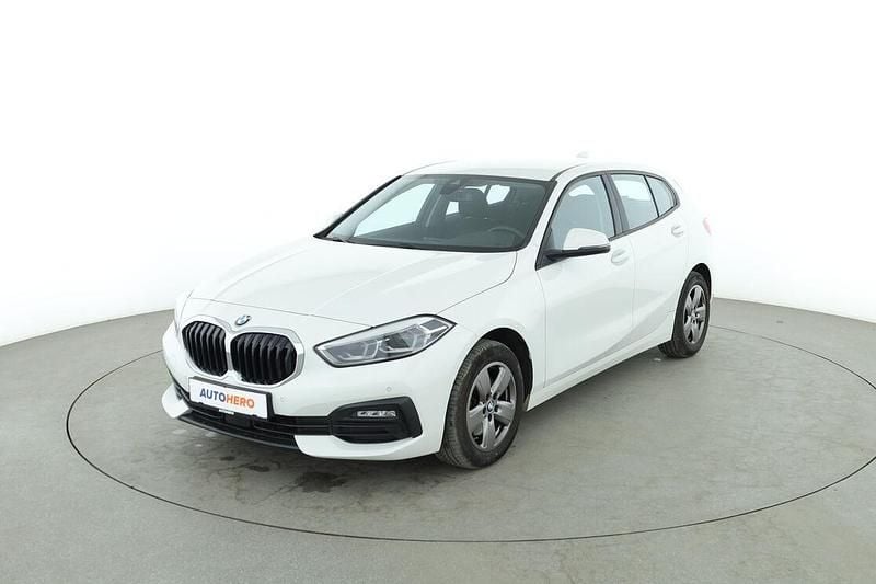 Weiß Gebraucht 2021 BMW 118 Advantage Kleinwagen | 21.930 € (Fairer Preis) - Bild 1/3