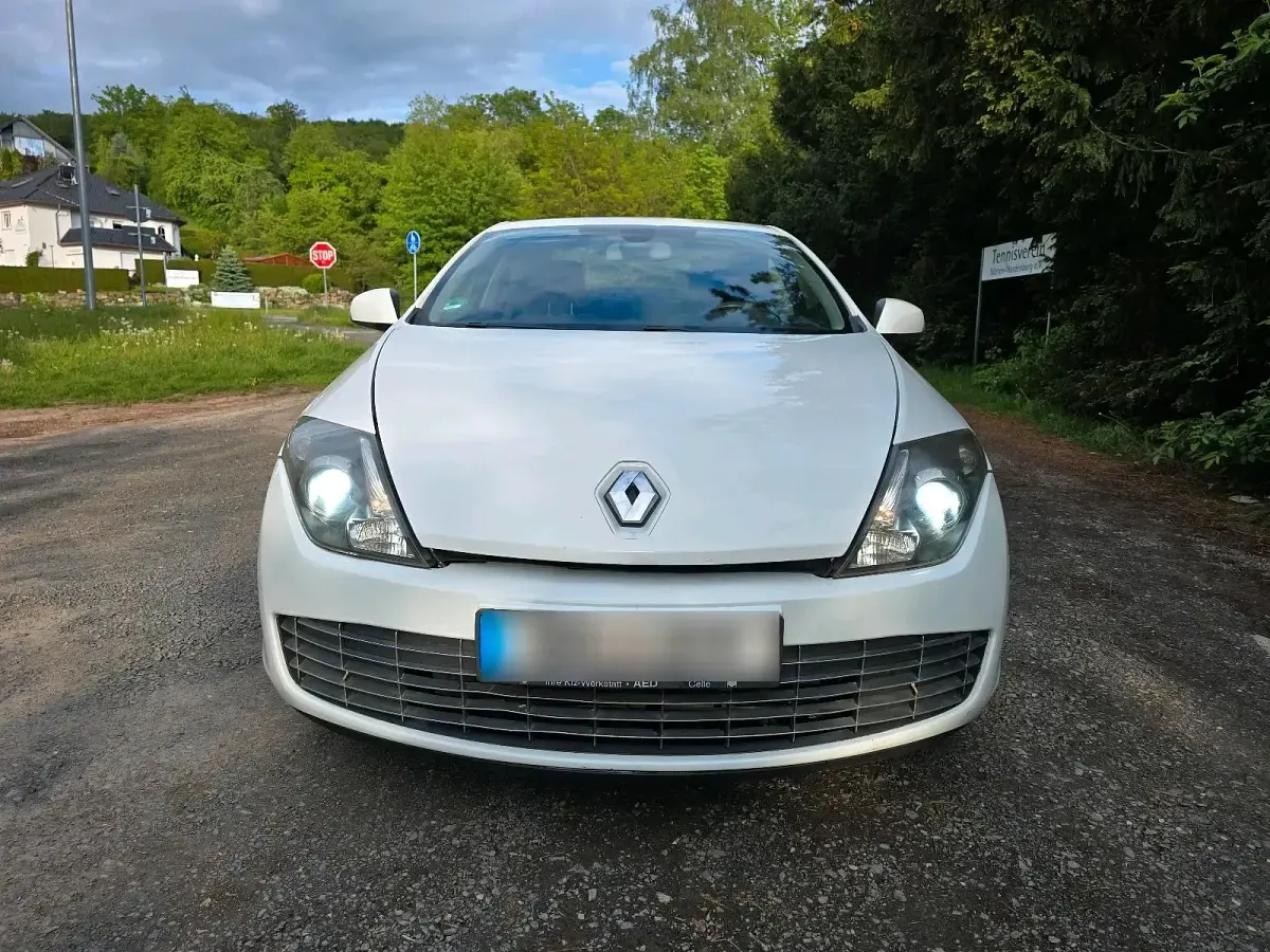 Gebraucht Renault Laguna Coupé 150 PS (110 kW) 2009 Weiß Coupé