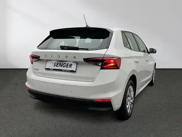 Gebraucht Skoda Fabia Active 65 PS (47 kW) 2023 Weiß Kleinwagen