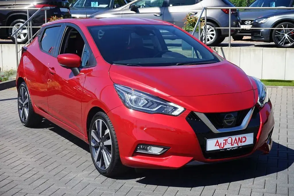 Gebraucht Nissan Micra Tekna 90 PS (66 kW) 2017 Rot Kleinwagen