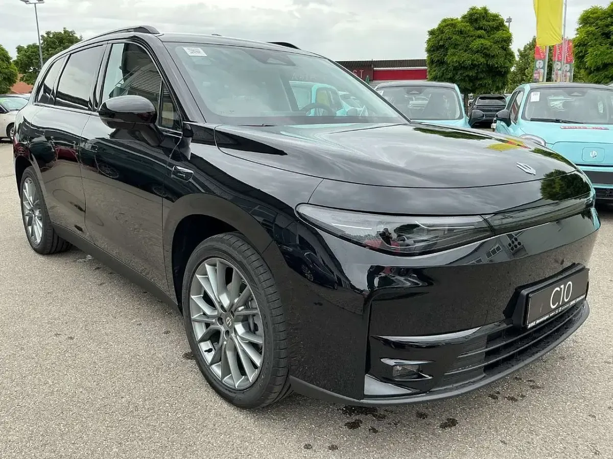 Neu Leapmotor C10 160 kW (218 PS) 2026 Metallic black SUV