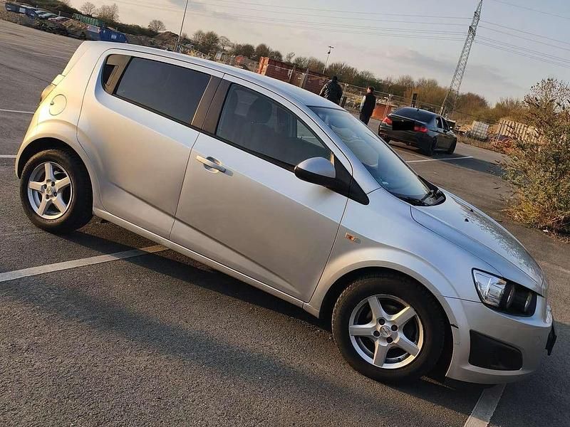 Gebraucht Chevrolet Aveo LT 86 PS (63 kW) 2011 Silber Limousine