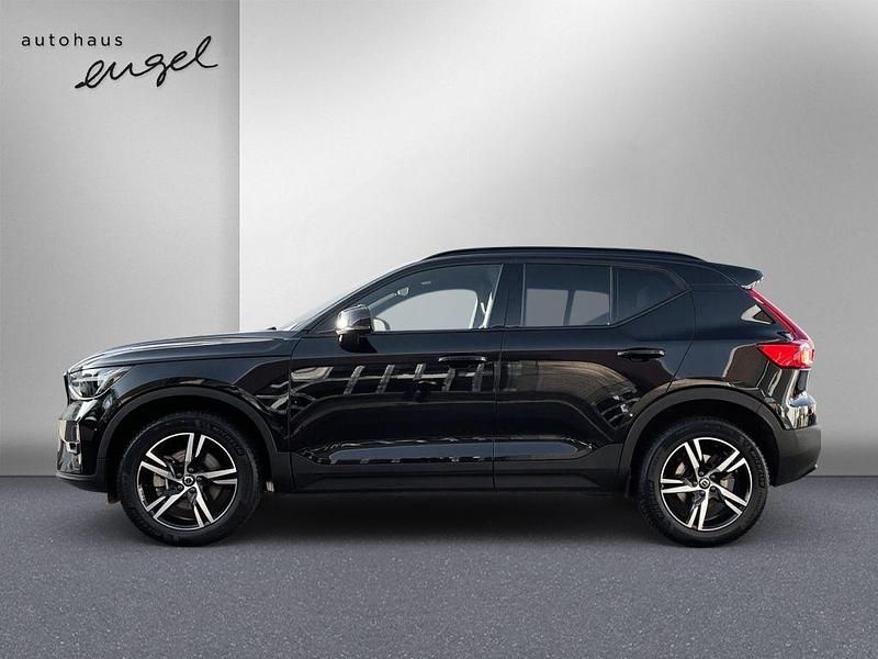 Gebraucht Volvo XC40 Plus 163 PS (119 kW) 2023 Onyx schwarzmetallic SUV