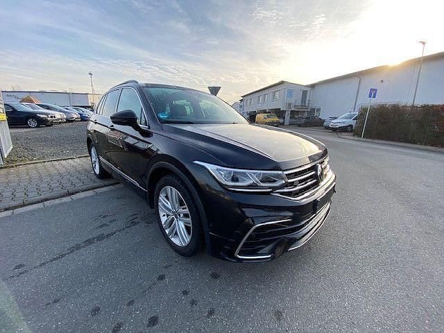 Gebraucht VW Tiguan R-line 150 PS (110 kW) 2021 Schwarz SUV