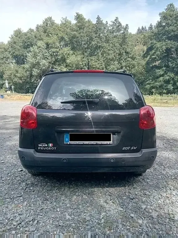 Gebraucht Peugeot 207 Forever 95 PS (69 kW) 2013 Schwarz Kombi