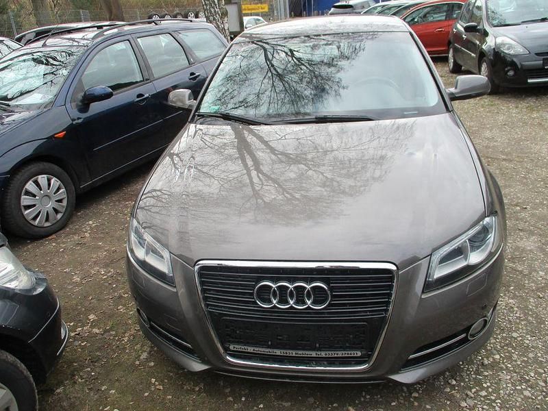 Gebraucht Audi A3 Attraction 125 PS (91 kW) 2010 Grau Kleinwagen