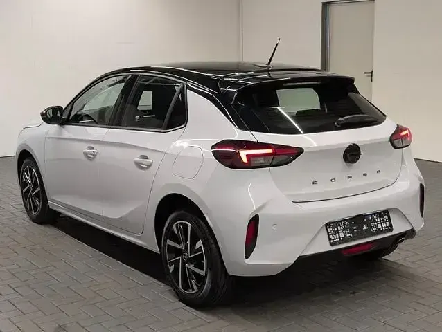 Gebraucht Opel Corsa 101 PS (74 kW) 2025 Kristallsilbermet. Kleinwagen