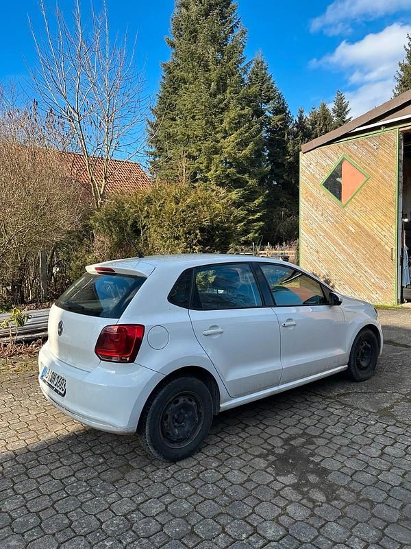 Gebraucht VW Polo 60 PS (44 kW) 2012 Weiß Kleinwagen