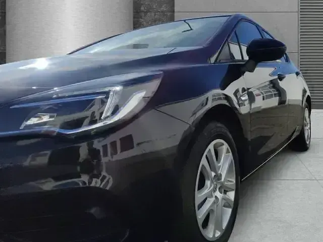 Używany Opel Astra Edition 110 KM (80 kW) 2022 Czarny Hatchback