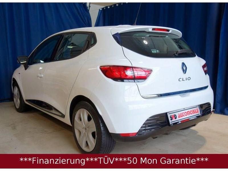Gebraucht Renault Clio IV 73 PS (53 kW) 2016 Gletscherweiss (metallic) Kleinwagen