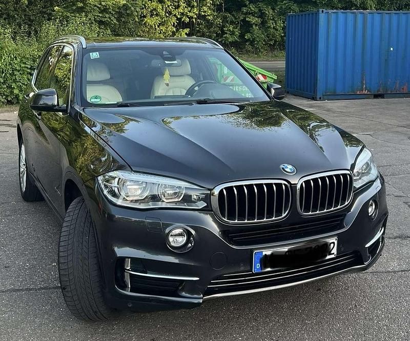 Grau Gebraucht 2014 BMW X5 Sport Line SUV | 19.850 € (Fairer Preis) - Bild 1/4
