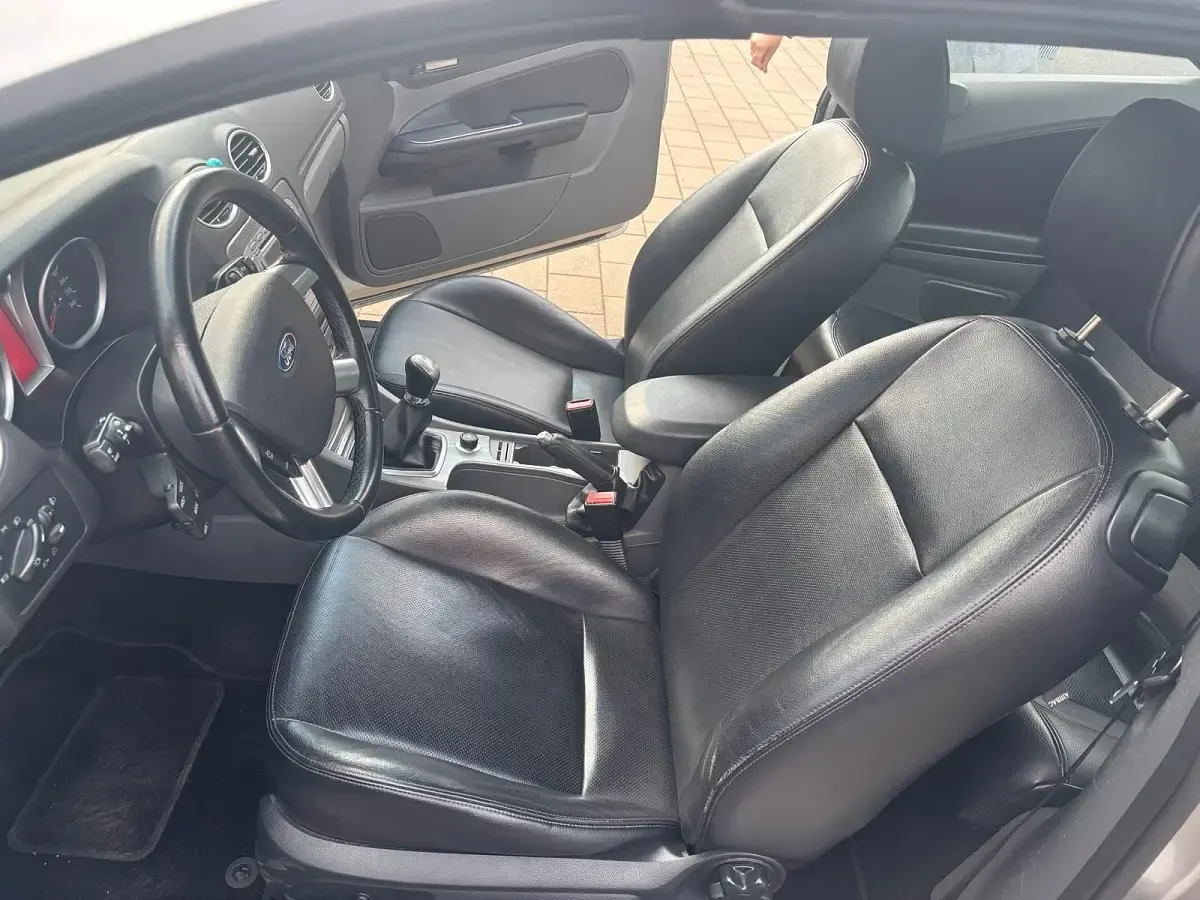 Gebraucht Ford Focus Cabriolet 145 PS (106 kW) 2010 Cabrio