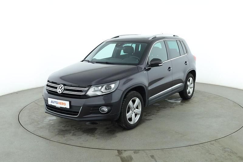 Grau Gebraucht 2015 VW Tiguan LOUNGE SUV | 19.400 € (Teuer) - Bild 1/3