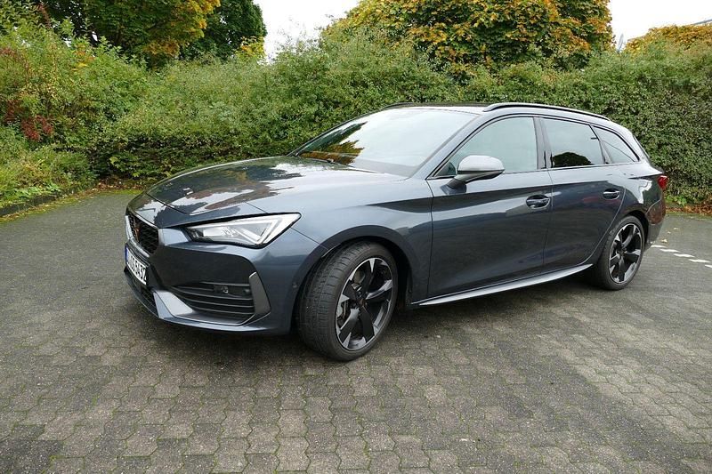 Grau Gebraucht 2023 Cupra Leon Kombi | 25.600 € - Bild 1/4