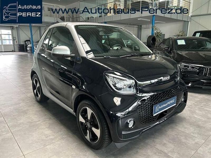 Schwarz Gebraucht 2024 Smart ForTwo Electric Drive Exclusive Cabrio | 18.399 € (Fairer Preis) - Bild 1/4