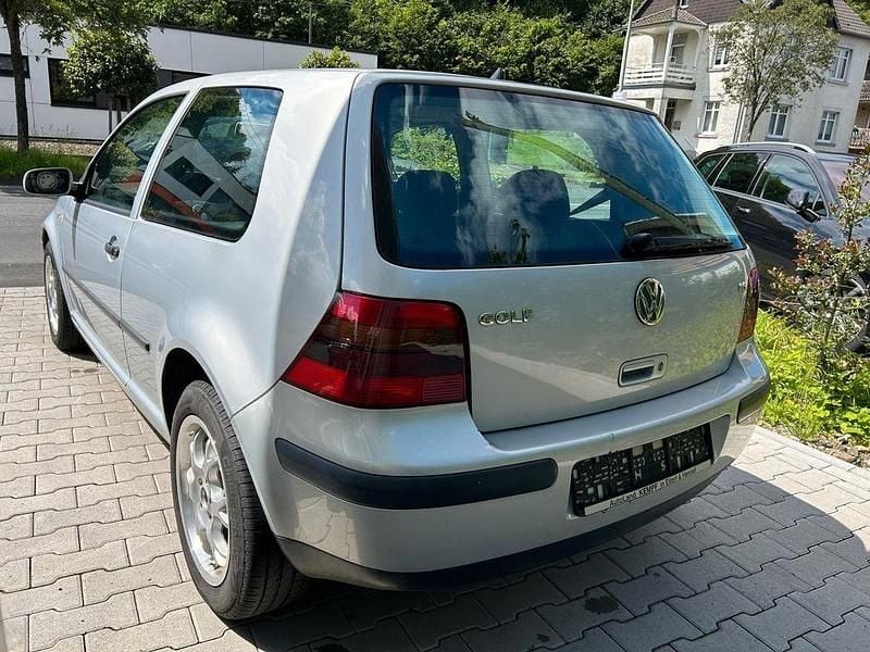 Gebraucht VW Golf IV 105 PS (77 kW) 2000 Silber Limousine